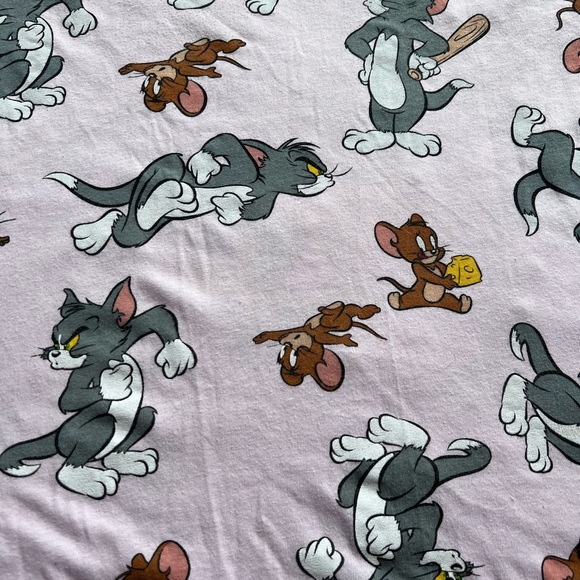 Tom and Jerry Tshirt Pink Allover print Size M unisex - Picture 2 of 4